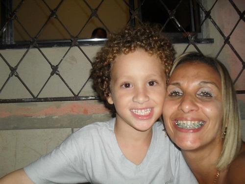 Adoro  musica,festa família meu filho que é minha vida e tudo na vida me faz feliz...