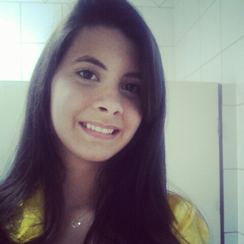 AnaBeatrizMont1's profile picture. 