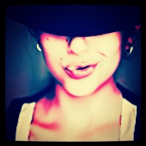 The girl,the girl,the girl,it's a sweety girl