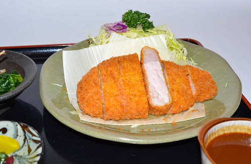 tonkikou1's profile picture. とんかつ【とん喜幸】
愛知県日進市藤枝町小六田２３８−３
☎0561-73-4411