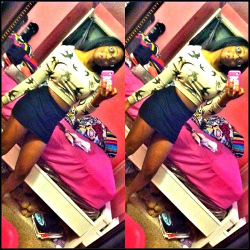 Pretty Girl , Ugly Heart , Weather got WARM my heart Went COLD friends close , enemies closer , F*** BOTH i dont trust nobody cuz even the devil was an angel 