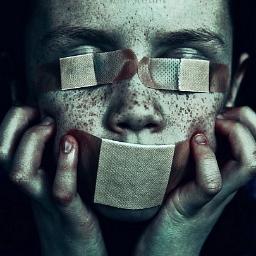 Поговорите с человеком о нём, и он будет слушать вас часами.