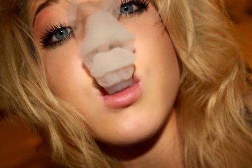 WEED, DUBSTEP & BEER. Model / XXX / Blogger / Critic /Killjoy / Horror Movies / Body Modification 3