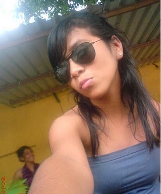 sola una chica relajada y me gusta divertirme con mi familia y mis panas =)