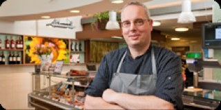 Biologische slager Theo Pronk van De Groene Weg slagerij in Rotterdam. Biologisch vlees, Gezond van Oorsprong. 
(H)eerlijk huisgemaakte specialiteiten.