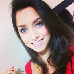 Sou como você me vê. Posso ser leve como uma brisa ou forte como uma ventania, Depende de quando e como você me vê passar.
