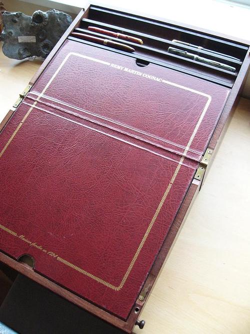 saffron_ink's profile picture. Used to be a columnist, working at Mainland Affairs Council at the moment.目前在陸委會工作