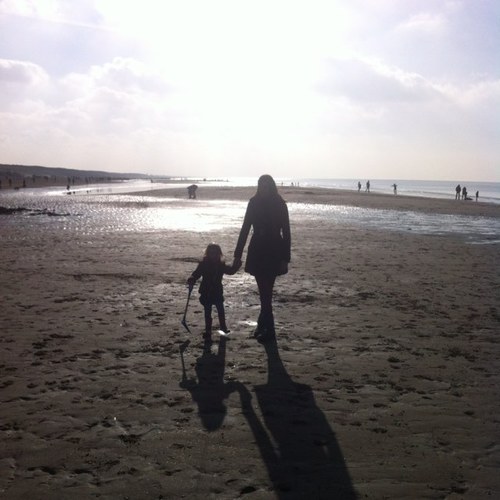 Mama van Roosje, Jade en Lois. Owner kinderdagverblijf de Boomgaard. Buiten, bourgondisch, ondernemer in hart en ziel.