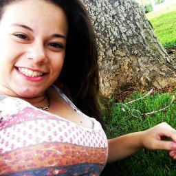 14 years, ariana, pianista, sou fã de jorge e mateus, me amo do jeito que sou, baixinha! *--*