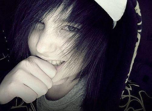 **16/taken/ i follow back almost 100% cause I get lazy(: 8/30/12 @botdfmusic followed me(: