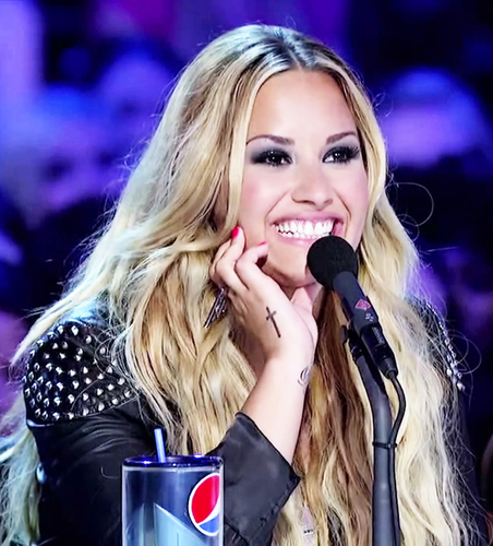 AdeleTayvato's profile picture. sou Vanessa, uma pessoa engraçada e  apaixonada por música; Louca por Adele, e e a sra. Lautner. Curto Demi Lovato