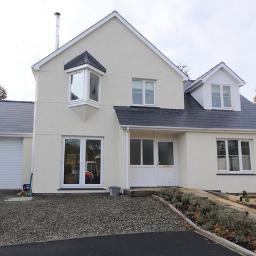Hafan y Coed in Cenarth on Cardigan Bay is a beautifully presented newly built home in a quiet village location.