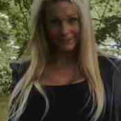 i am who i am :) and a smile a day keeps the bad away xx