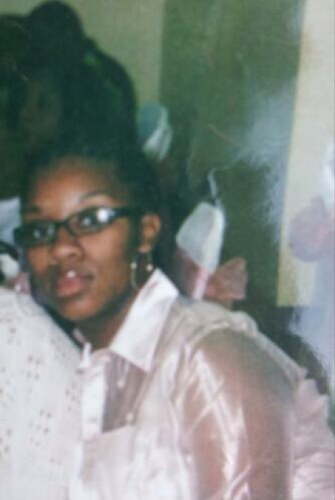 Mother, Wife, student, and a hard worker. This is me! Im all about FAMILY and grinds for mine daily!
