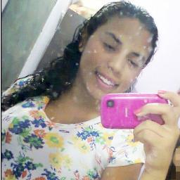 - Aquela qq. nn abaixa a cabeçar para aqueles qq. estão abaixo dela..!