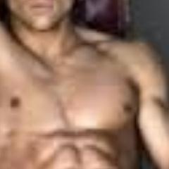 pagina VIP solo guapos 
en esta pagina podran votar y escoger al mas guapo de la semana'! tus RT cuentan como votos!!
