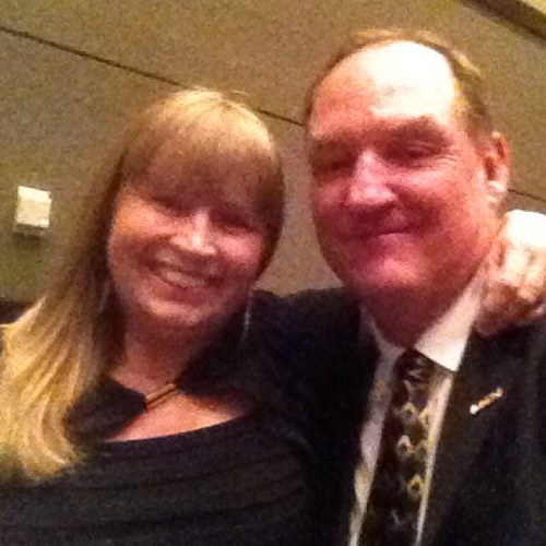 Lmveal's profile picture. 