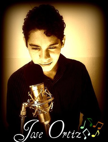 shirts, sweatshirts, phone's case, mugs, totes and much more about cutes animals, music and more..
100% Amante de La Música :$ ♥