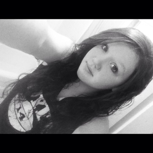 I'm a Music Junkieee && that's about it...✌
2.25.13