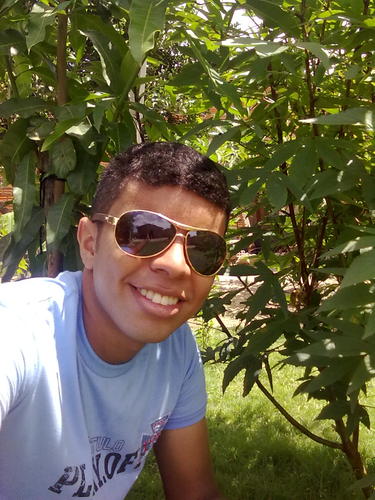 http://t.co/GD9bzqns SOU UM CARA MUITO LEGAL E GOSTO DE AMIGOS NOVOS,SOU ENGRAÇANDO AS VEZES