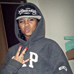 DESISTIR nao faz mais parte do meu VOCABULÁRIO ♥ !! e sim tter FEÉ e crer noo SENHOOR ;*