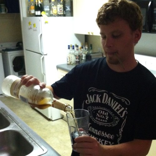 Hollister_High's profile picture. Greed and jealously are tools of haterd, Money is the root of all evil, Life is kwhat you make of it live for the future not by your past #preds #vols ✌