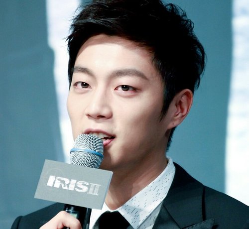 Oneday_DJ's profile picture. 비스트 팬픽 w.폴씨님 어느날갑자기 윤두준(22) 패러디계정입니다. 실제 윤두준군이 아닙니다. 리밋계 ( @Oneday_DJ_ ) 내꺼 (@Oneday_YS) 12.03.10~ing