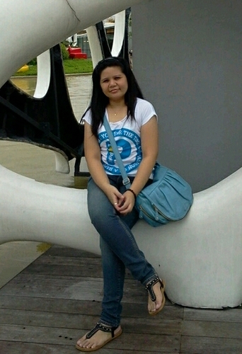 lyzamenely's profile picture. 