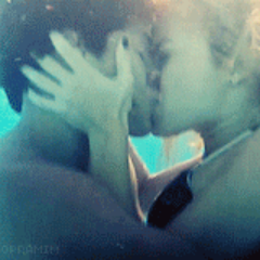 Criei uma paixão por vcs, uma paixão que não consigo descrever, na bio do meu fc♥ ©Fc feito em homenagem á: @Lua_Blanco @Aguiarthur madrinha: @LoukaPorSoMic