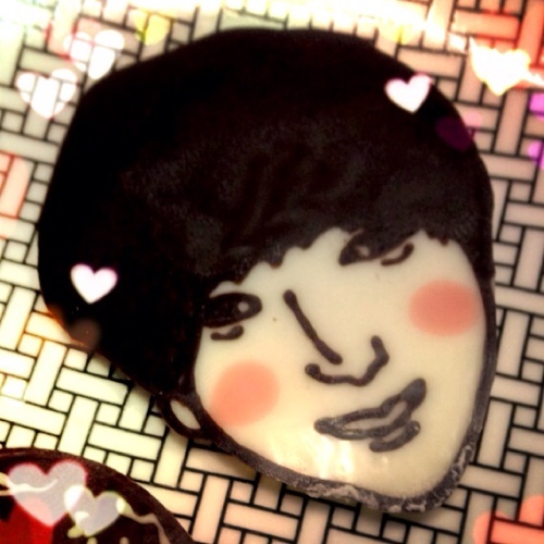 kurobuti0930's profile picture. 2012年からSUPER JUNIORに大ゴケしました。兄さんよりのALLペンえるぷです。本当に、みんな可愛くてつらいヽ(；▽；)ノ ただの残念なヲタクです。一応働いてます。 声優さんやらゲームやらマンガやらその辺も大好きです！よろしくお願いします。