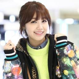 Snowy Snowy Girls from [V] @weather_agency | #93LSquad | hei Baby ^^ | Let's Be Friend... ^^