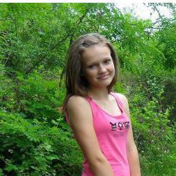 Hellow! I'm Andreea. Follow me and I'll follow you back.