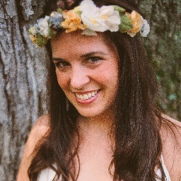 Yank married to an Irish ginger Dub!
Tour Manager to some of your favorite music artists.
