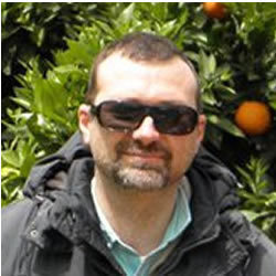 Laurea in Economia e Commercio. Webmaster @ Confcommercio Sicilia