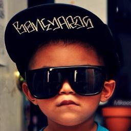 Het enige echte randomtweets account, met tweets over liefde , ruzie en dergelijke.
NF = FB.
