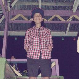 hey, i'm farah november wanna know me?easy. just follow me :)