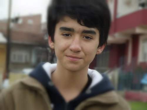 Bak Abisi Ben Batuhan Yılmaz ama Semtte Bana Lacoste Derler Lakabımı Ben Takmadım Ama Dalga Geçen Olursa Sonucuna Katlanır :)