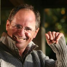 Innovación, creatividad y desarrollo de competencias emprendedoras en general y para las Industrias Culturales y Creativas en particular son mis palabras clave.