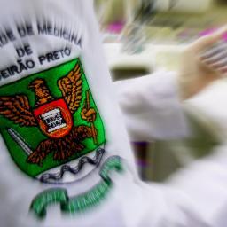 Twitter da Faculdade de Medicina de Ribeirão Preto da Universidade de São Paulo. Notícias do Complexo Acadêmico de Saúde. http://t.co/XX1EHMg8