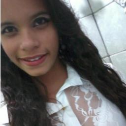 Chata , Solteira ♥ ,14 anos , meiga , lesa , Idiota, brincalhona ,odeio mentiras, amo funk , Flamenguista  !  bjs ♥