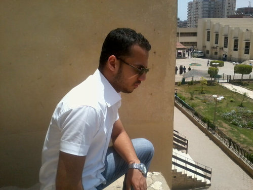 abdel_raouf's profile picture. I'm living in a crazy world , But I know the difference between a man and a herb ,