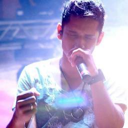 Twitter dedicado ao cantor sertanejo @Santorine_e_vc e Pq Bye Bye Amor? Pq é uma das mais lindas composições desse Incomparável Goiano ♥