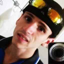 Biografia?
Nαo importα o quє єu diigα,
Vocє irα vαlorizαr pєlo quє vê,
julgαr pєlo quє ouviu
e opinαr pєlo quє conhєcєu (!)
