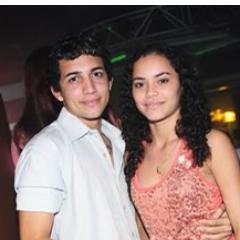 Quem é manu fernades: é uma otima miga ,bonita amorosa carinhosa e muito gentil,mas tem seus momentos senciveis ms te adoro muito
por:@Edielson_silva