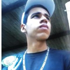 se quiser plantar saudade escalde bem a semente, plante num lugar bem seco onde o sol seja bem quente, pois se plantar no molhado, quando crescer mata gente !