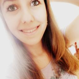 Sou muito diferente dessas que existe por aii, eu aceito as pessoas do jeito
que elas são pelo simples fato
de eu ser diferente.