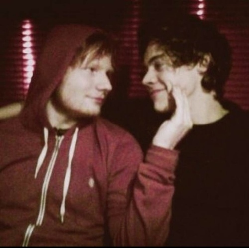 letswastetimex's profile picture. Everyone else in the room can see it, everyone else but you.