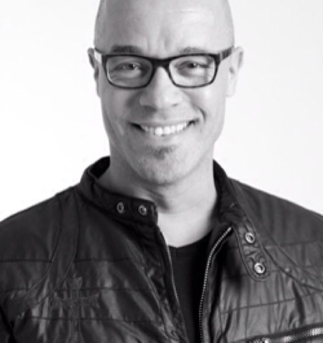 Dit is de fantwitter van Stanley Burleson. Stanley is musicalacteur/choreograaf en zal komend seizoen te zien zijn in Sister Act als Curtis Shank