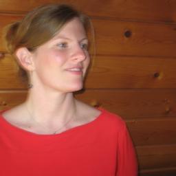 Freelance Food Writer/Blogger.
My words cosset the themes of family, food, and love.I throw in a dash of culture and a pinch of joy, too!