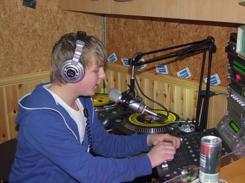Etherpiraat, Dj bij Radio-Uniek en Rouveen Fm #90,1fm #hitzz